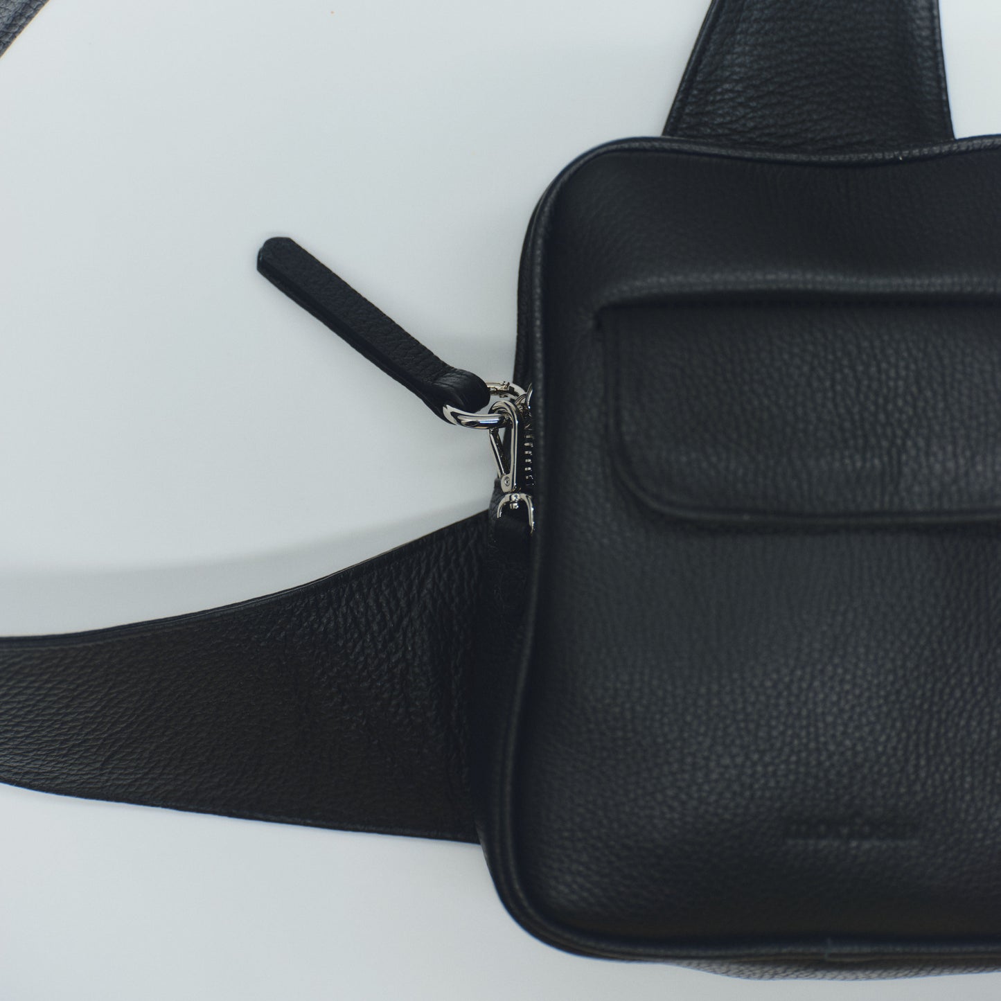 Nokia Bag Black Men Pre-Order (no piercing)